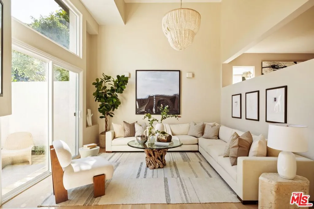 130 Marguerita Avenue 13, Santa Monica, California 90402 home-pic-0